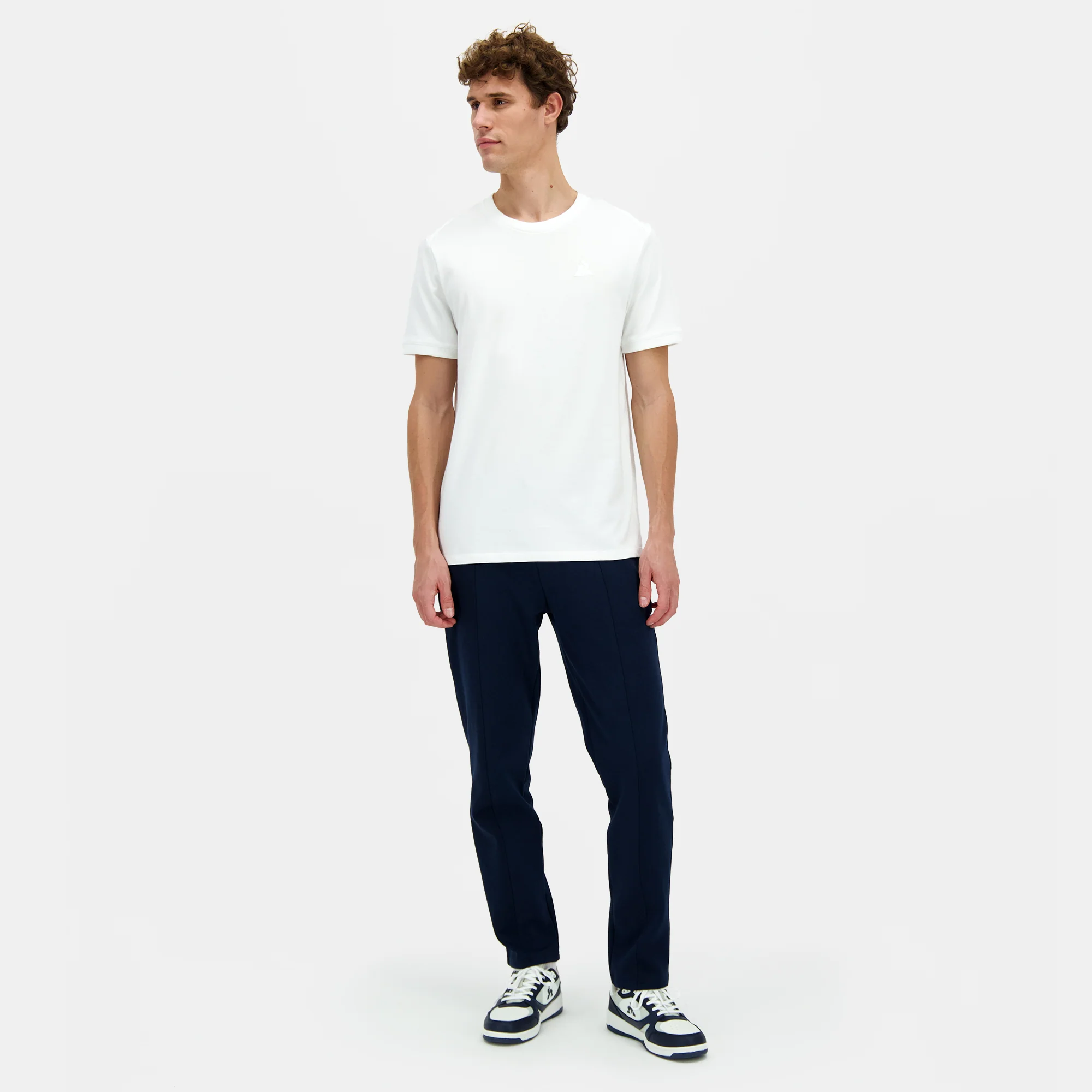 T-shirt Essentiel en jersey de coton avec logo brodé ton sur ton - Image 5