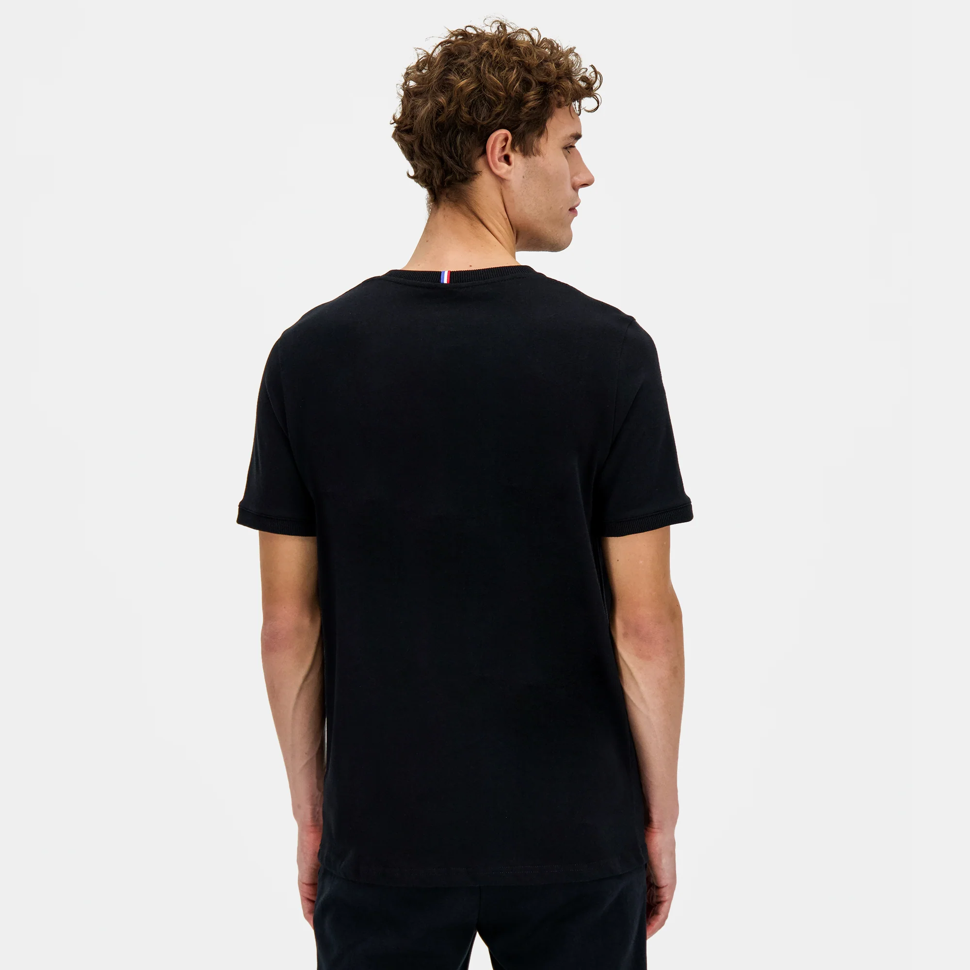 T-shirt Essentiel en jersey de coton avec logo brodé ton sur ton - Image 4